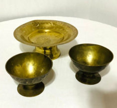 Antique India Brass Temple Pedestal Bowl Centerpiece Fruit Incense &amp; 2 Cups - £73.95 GBP