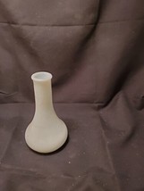Vintage White Milk Glass Flower Bud Vase Wide Base 6&quot; Tall - £6.95 GBP