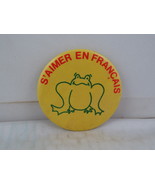 Vintage Novelty Pin - S&#39;aimer En Francais - Celluloid Pin - $15.00