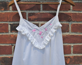 Vintage Nightgown La Femme de Vanity Fair Size PTE Ruffled Hem Pink Flowers - £35.05 GBP
