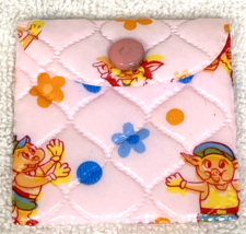 Vintage Miniature Pink Quilted Vinyl 3 Little Pigs Wolf Snap Coin Pouch ... - $9.41