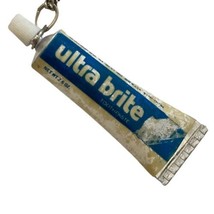 Vintage Ultra Brite Toothpaste Plastic Charm Necklace Gum-ball Machine P... - £19.78 GBP
