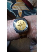 Vintage Beautiful 1970&#39;s Rado Sapphire Gazelle. Dial is 33mm. Case measu... - $280.00