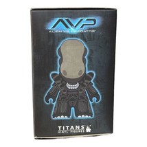 AVP Alien Vs. Predator Titans Vinyl Action Figure Lootcrate Exclusive Fi... - £6.04 GBP