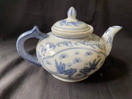 Ancien Chinois Bleu et Blanc Porcelaine Teapot. Marquée 6 Caractères - £101.46 GBP