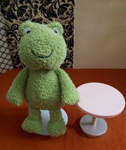 Carter&#39;s 2012 Shaggy Fuzzy Smiling Green 10.5&quot; Frog Plush Toy HTF - £93.57 GBP