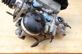 01-02 Mitsubishi Montero Limited Abs Brake Pump Assembly MR527590 MR407202 image 2