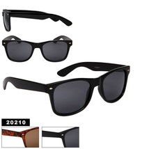 Womens California Classics Fashion Style 20210 Sunglasses with Smoke Lens - £7.11 GBP