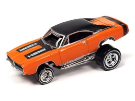 1970 Plymouth Road Runner Yellow with Black Gator Top and Black Stripes ... - £18.56 GBP