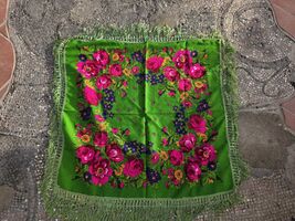 Floral green headscarf, traditional ethnic scarf, vintage folklore shawl... - $20.00