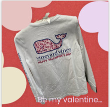 Medium Hearts Vineyard Valentines tee shirt  Hard to find Authentic logo - £24.26 GBP