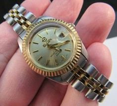 Ladies ELGIN Wristwatch gold &amp; silver tone JAPAN 100 FEET water resistant  - £14.26 GBP