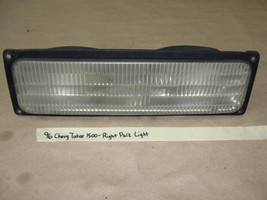 OEM 96 Chevy Tahoe 1500 RIGHT FRONT PARK TURN SIGNAL LIGHT LENS C/K TRUC... - $19.79