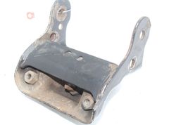 01-10 CHEVY SILVERADO 2500HD 6.6L ENGINE MOUNT BRACKET Q7018 image 7