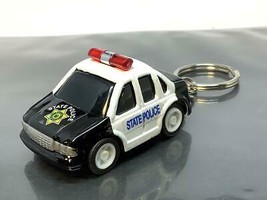 Vintage Keyring Pull Back N Go Keychain State Police Car Ancien Porte-Clés Auto - £7.44 GBP