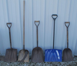 Lot Of 5 Shovels - £26.54 GBP