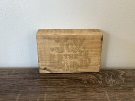Savvy Creations Wooden Decorative Plaque - Joy to the World - $429.75 MXN Savvy Creations Wooden Decorative Plaque - Joy to the World - $429.75 MXN