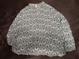 No Boundaries Women&#39;s XL/XG (15-17) Patterned Long Sleeve Top - $4.99
