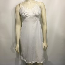 Vanity Fair 8 Petite Full Slip White Lace Nylon Tricot Vintage Made in USA - £23.10 GBP