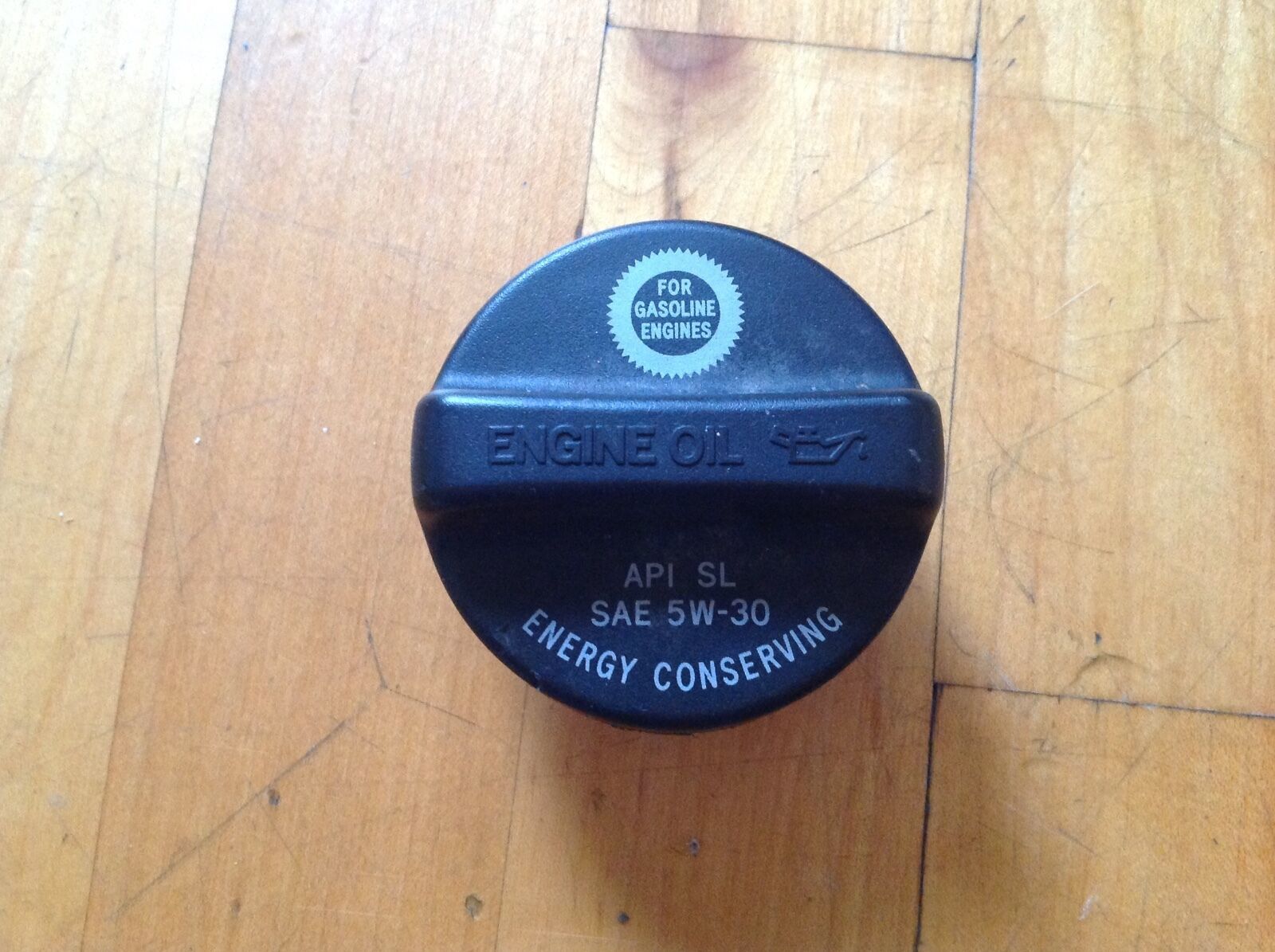 Toyota Genuine OEM 5W30  Screw -on  API SAE 5W - 30  Engine Oil Cap Mode... - $9.69