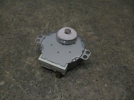 Nwob Kitchenaid MICRO/HOOD Turntable MOTOR-SCRATCHED, Missing Prong # W10466420 - $23.00