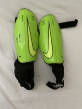 Nike Charge Unisex Neon Green soccer Shin Guards Standard M: 5.3-5.7”-e535 - $7.92