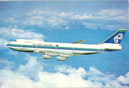 Air New Zealand Rolls Royce Engines Boeing 747B Postcard - £4.13 GBP