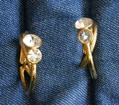 Elegant Crystal Rhinestone Double Hoop Gold-tone Clip Earrings 1990s vintage 1&quot; - £10.37 GBP