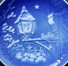 B &amp; G Copenhagen 1983 Christmas in the Old Town 7.25&quot;  Round Porcelain Plate - £17.69 GBP