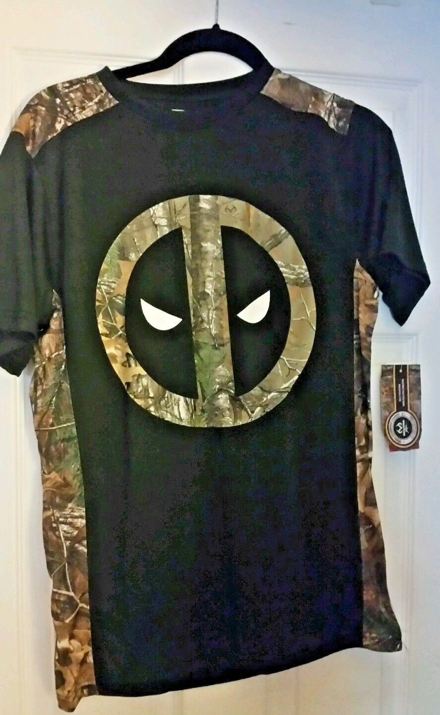 DEADPOOL MARVEL COMICS REALTREE MEN&#39;S BLACK T-SHIRT NEW - $14.97