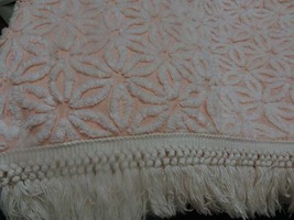 Hoffman Daisy Chenille Bedspread #1 Pink Colorway Daisy Bedspread - £235.12 GBP