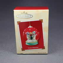 Hallmark 2002 Cool Friends Friendship Ornament Glass Globe QX8706 Dated - $14.04 CAD