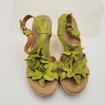 BOC Born Wedge Sandal Leather upper Flowers Size 7 - £19.72 GBP
