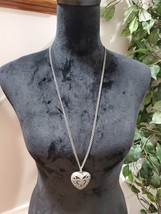 Women&#39;s Silver Filigree Chain Cute Heart Shape Locket Stylish Necklace - £14.43 GBP