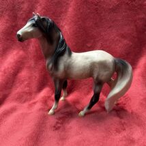 Breyer Reeves Mesteno Monte&#39;ga Mustang Horse Classic Gray Dapple  - $13.00