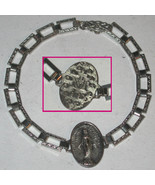Saint Mary medal Bracelet vintage silver tone religious small size - $270.85 MXN