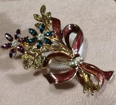Monet Brooch Vintage Gold Tone Multi Color Stones Marquise Shape Signed  - £19.10 GBP