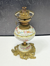 Antique W&amp;W Kosmos Oil Lamp w Hand Painted Continental Porcelain &amp; Ormolu Base - £141.23 GBP
