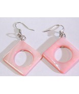 Beautiful Peach Shell Earrings w/Hooks New in Gift Box  #JE1021 - $6.29