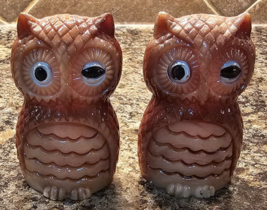 Owl Figurines Set of 2 Salt Pepper Shakers Hard Molded Plastic Figures Adorable - £4.72 GBP