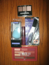 NEW Makeup Bundle Lot of 5 items w/ eyeshadow mascara lip gloss blending sponge - £12.54 GBP