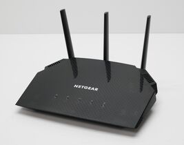 NETGEAR Nighthawk RAX10 Dual-Band Wi-Fi 6 Router image 2