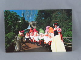 Vintage Postcard - Welcome to Fantasyland Snow White - Walt Disney Productions - £11.99 GBP