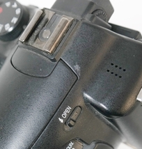 Panasonic LUMIX DMC-FZ30 8MP Digital Camera image 3