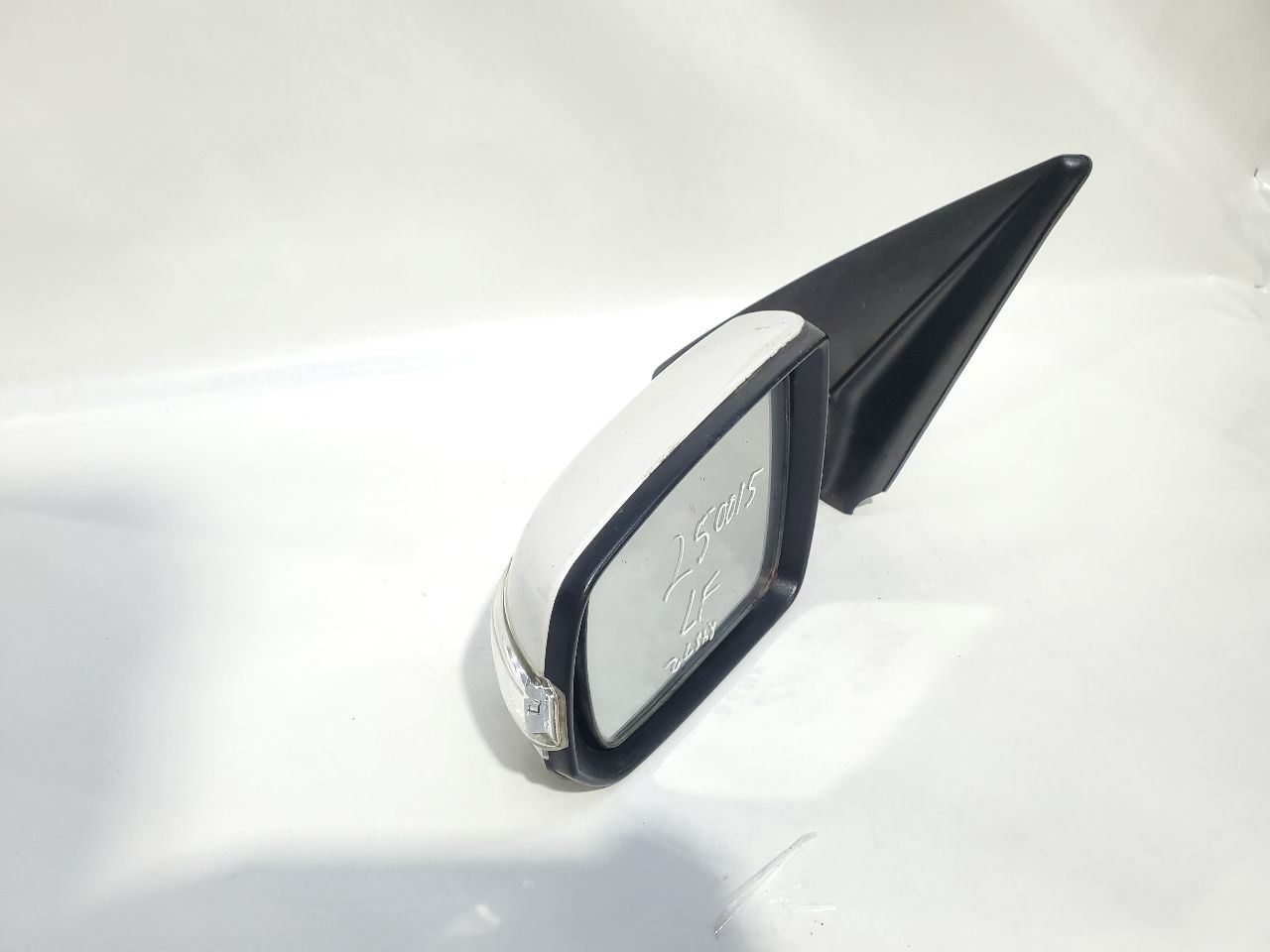 2014 2015 Kia Sorento LX OEM Left Side View Mirror Power Turn Signal  Item image 2
