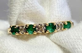 14K Yellow Gold Ring Sz 7.75 Diamond &amp; Emerald Color Fine Jewelry 2.14g - £142.22 GBP