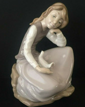 NAO BY LLADRO &quot;GIRL WATCHING A DOVE&quot; IN LAP #0314 Ensimiamada con patoma - $109.99