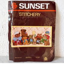 Bear With Us Crewel Kit Vintage 1983 Sunset Stitchery Teddy Bears - €13,72 EUR
