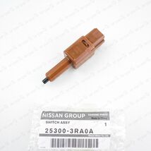 New Genuine Nissan Brake Switch Cruise Cancel, Clutch Safety Switch 2530... - $32.16