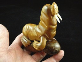 TNE-WAL-330-C) little tan Walrus TAGUA NUT palm figurine carving I love ... - $830.59 MXN
